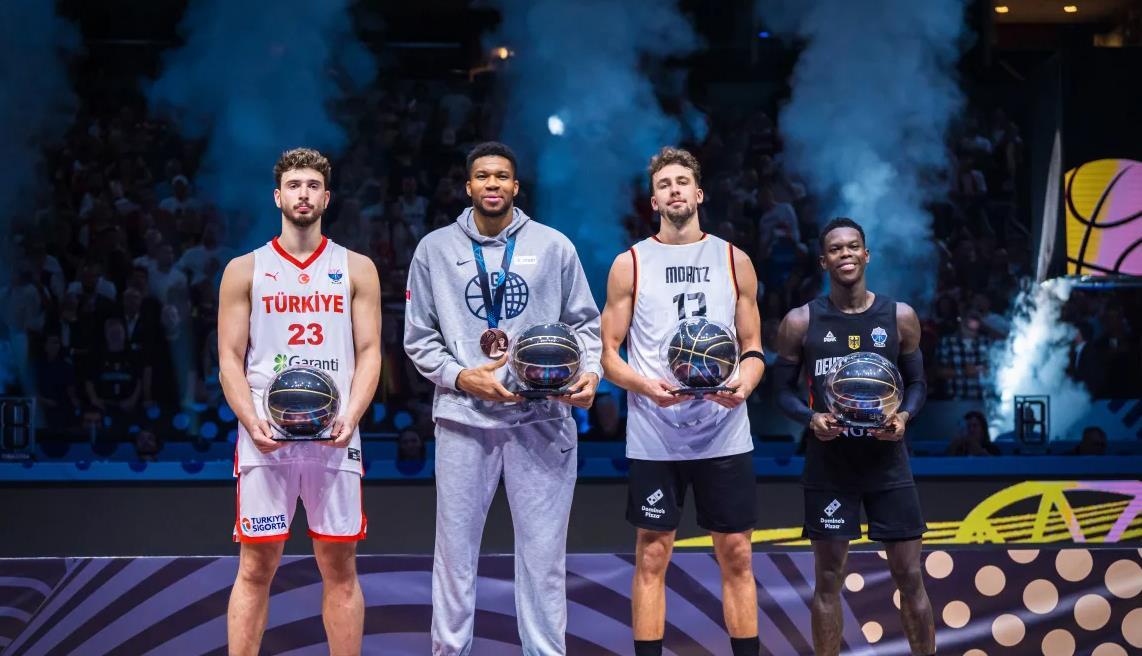 在最佳阵容, 东契奇入选, 滚出去